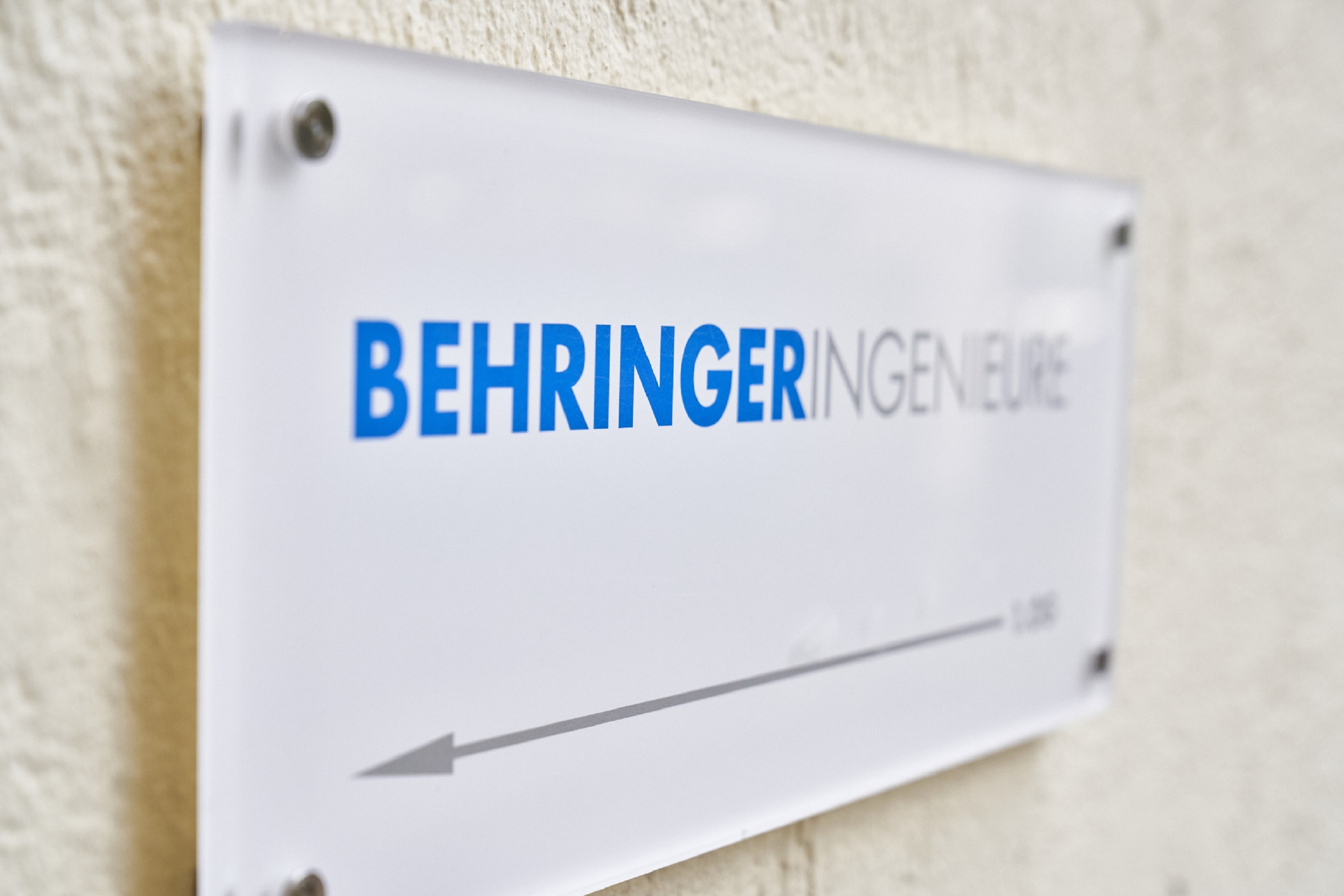 Behringer 193 4